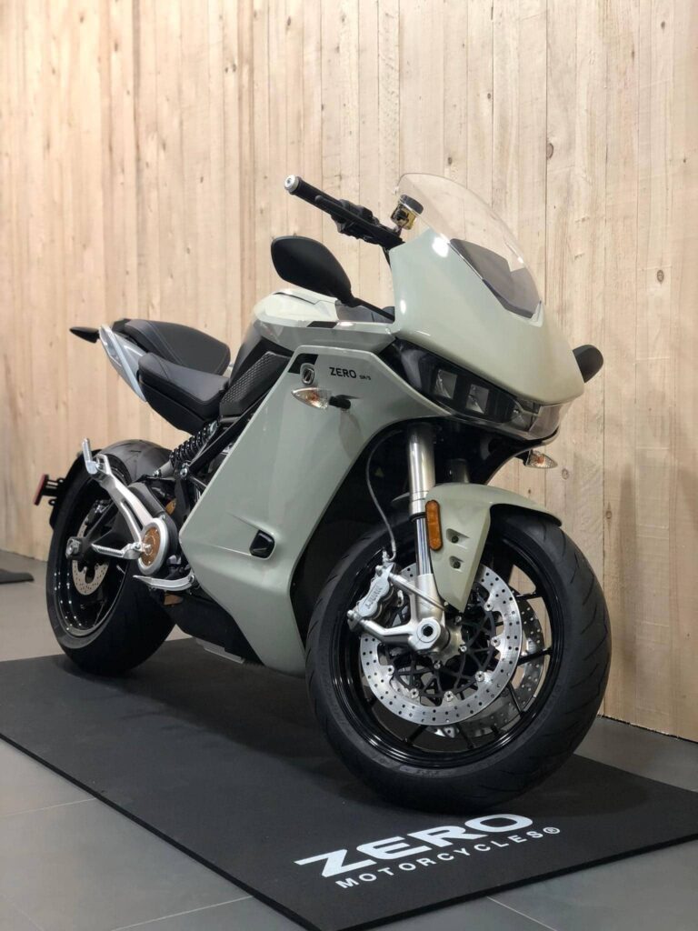 Louyet Brussels Zero dealer